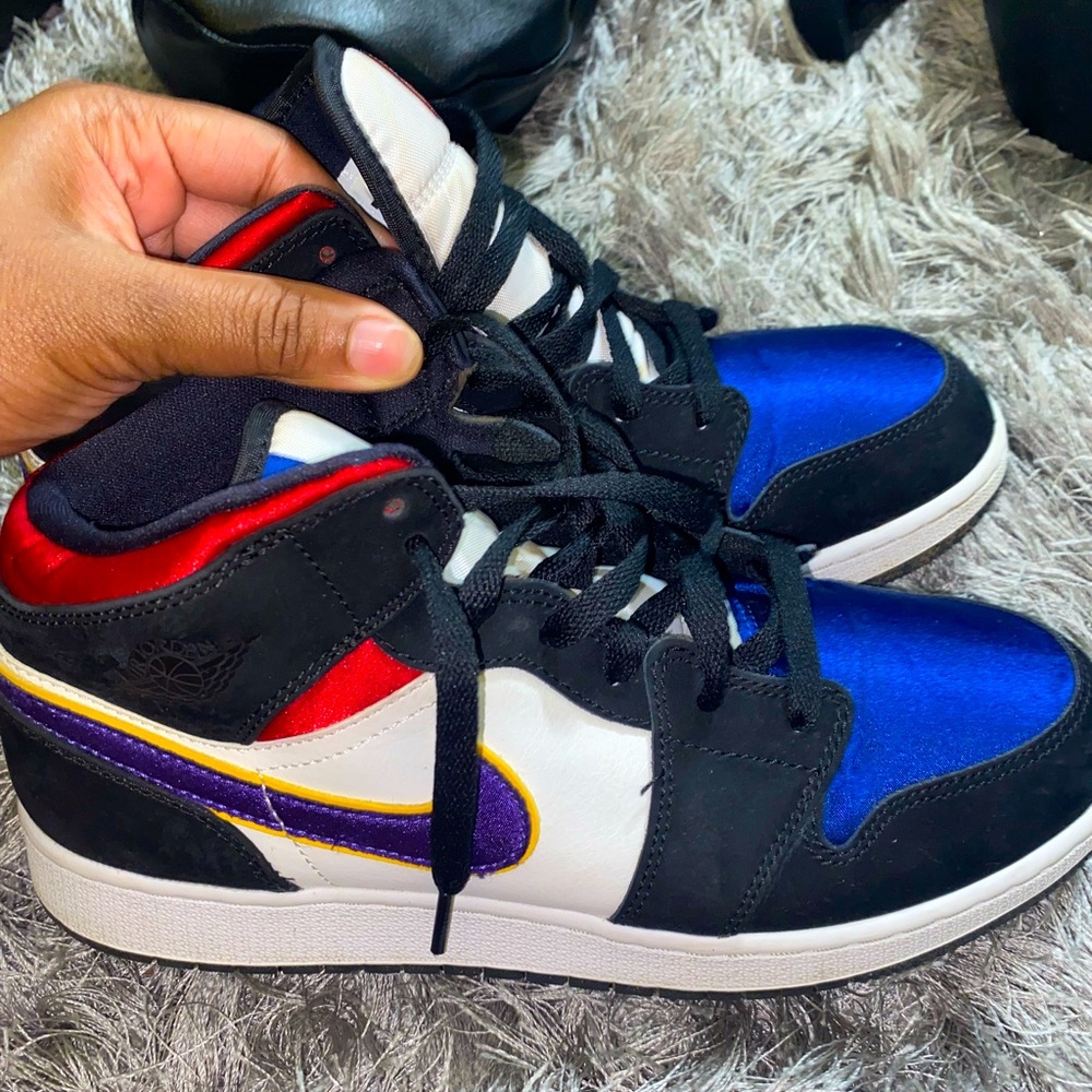 AIR JORDAN 1 MID SE GS 'RIVALS